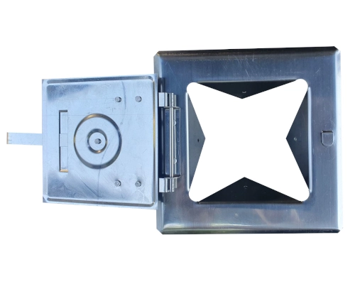 Ușă din inox 140x140 mm.